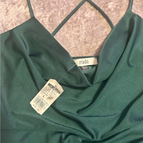 Elegant Green Evening Dress - Picture 6 of 7